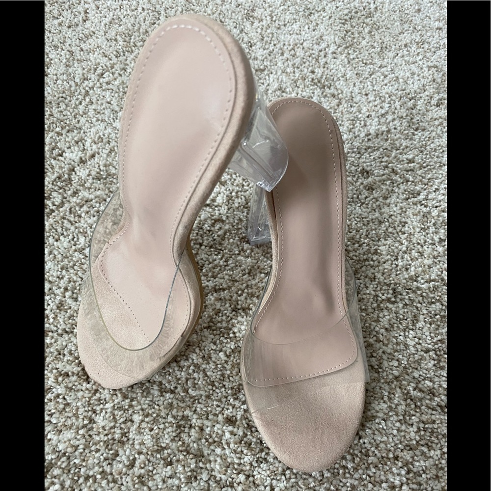 Clear heels 👠🔥